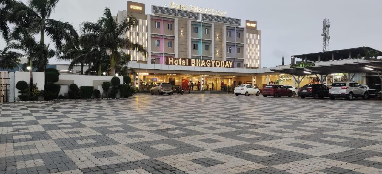Hotel Bhagyoday Limodara Exterior foto